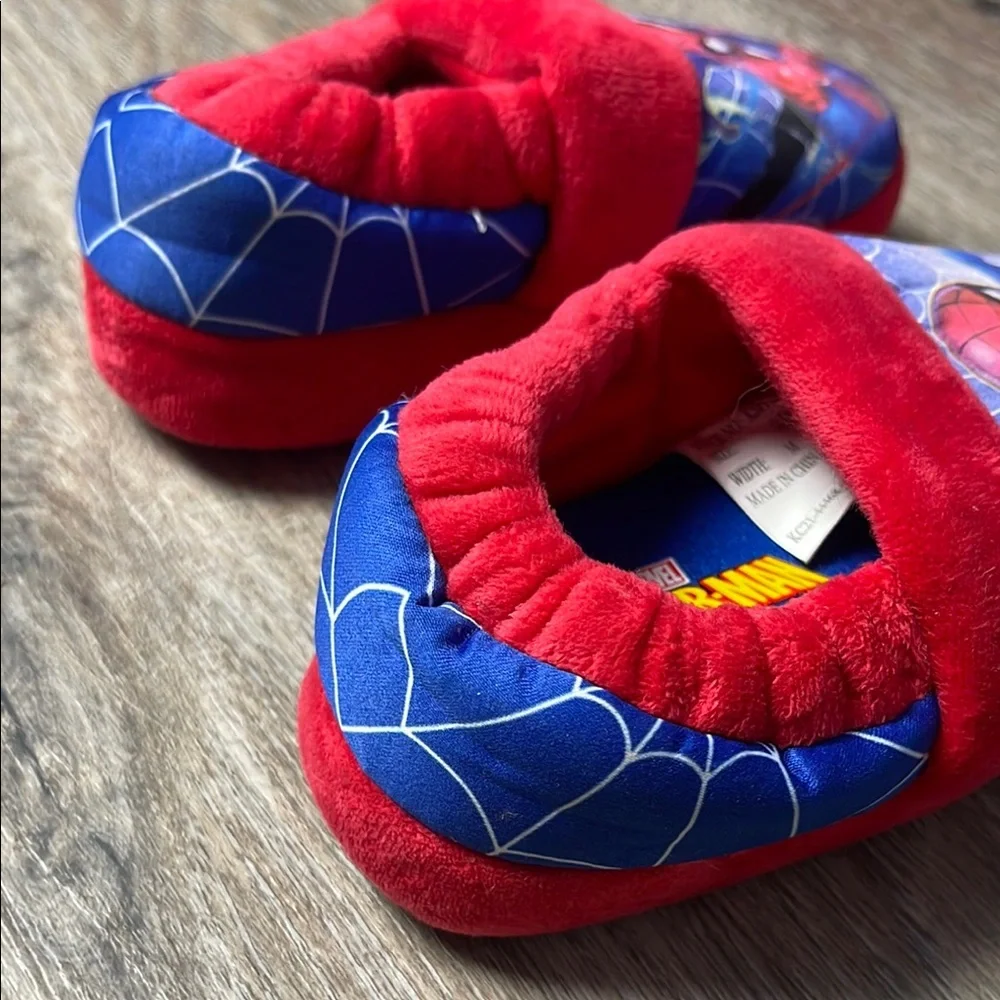 Marvel Spider-Man Red Slippers Size 5-6